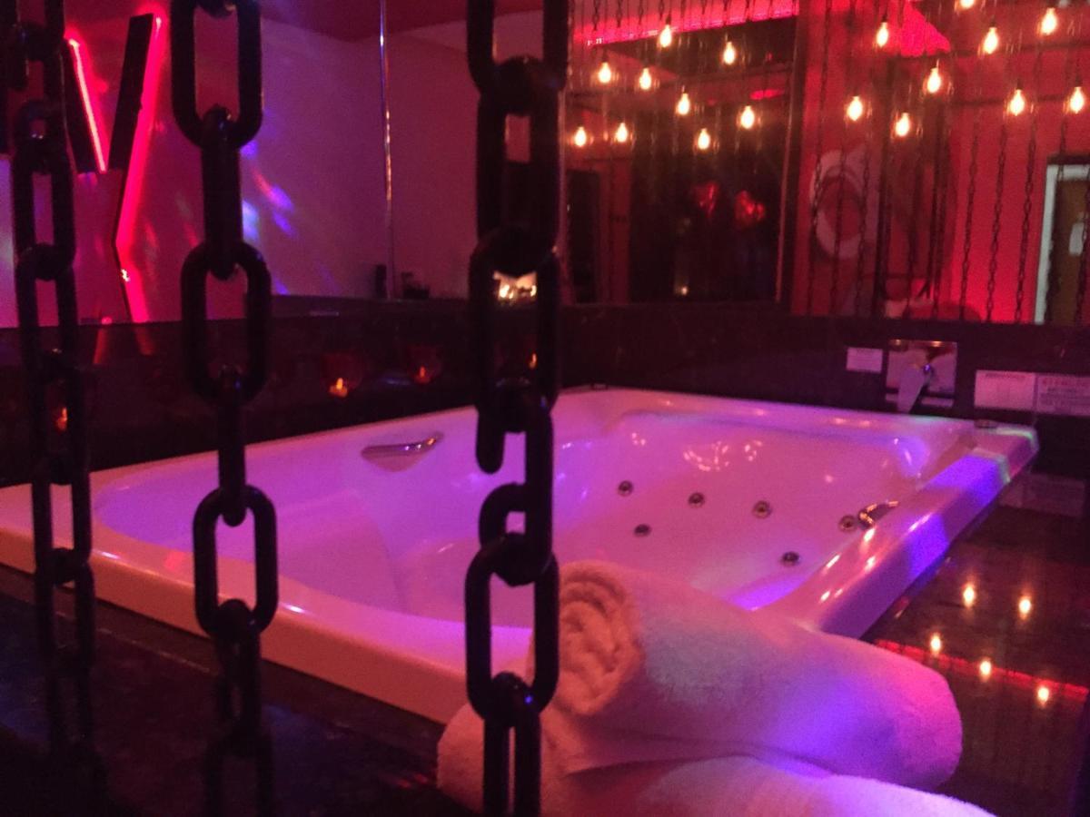 Imperium Inn Motel (Adults Only) Nova Ponte ภายนอก รูปภาพ